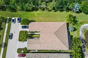 28405 Abruzzo Dr, Bonita Springs, FL 34135 - Photo 35