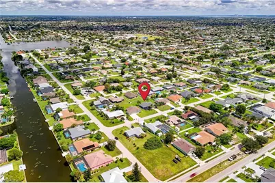 423 SW 39th Ter, Cape Coral, FL 33914 - Photo 31