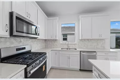 12665 Pyrite Ct, Alva, FL 33920 - Photo 5