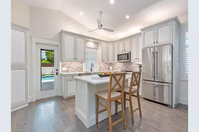 605 109th Ave N, Naples, FL 34108 - Photo 7