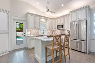 605 109th Ave N, Naples, FL 34108 - Photo 7