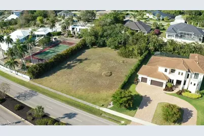 571 S Barfield Dr, Marco Island, FL 34145 - Photo 3