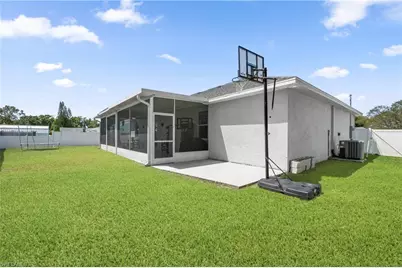 27257 Pinecrest Ln, Bonita Springs, FL 34135 - Photo 5