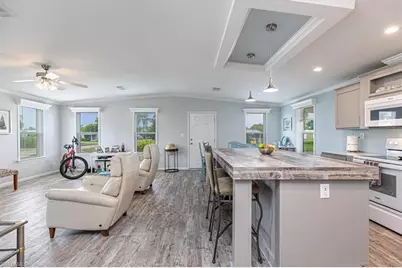 585 Cape Florida Ln, Naples, FL 34104 - Photo 5