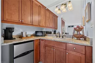 2555 9th St N, Naples, FL 34103 - Photo 11
