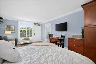 2555 9th St N, Naples, FL 34103 - Photo 5