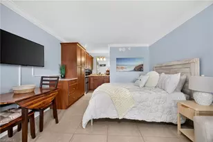 2555 9th St N, Naples, FL 34103 - Photo 3