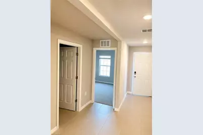 2903 39th St SW, Lehigh Acres, FL 33976 - Photo 5