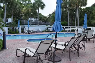 27105 Oakwood Lake Dr, Bonita Springs, FL 34134 - Photo 25