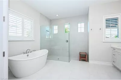 14232 Laguna Springs Ln, Naples, FL 34114 - Photo 17