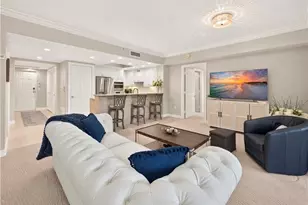 2748 Tiburon Blvd E, Naples, FL 34109 - Photo 7