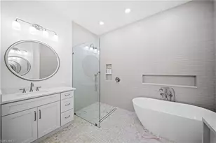 878 Vistana Cir, Naples, FL 34119 - Photo 15