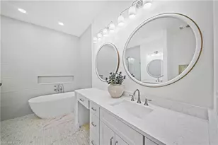 878 Vistana Cir, Naples, FL 34119 - Photo 13