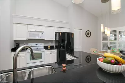700 Lambton Ln, Naples, FL 34104 - Photo 31