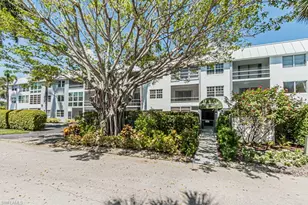 72 7th St S, Naples, FL 34102 - Photo 1