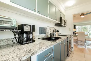72 7th St S, Naples, FL 34102 - Photo 7