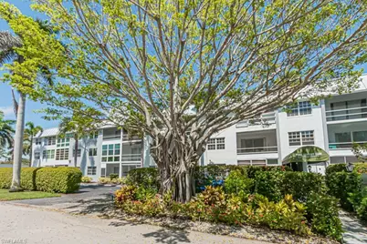 72 7th St S #203, Naples, FL 34102 - Photo 27