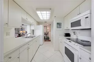 5501 Heron Point Dr, Naples, FL 34108 - Photo 7