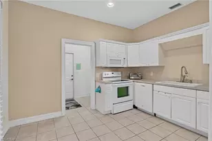 8515 Chase Preserve Dr, Naples, FL 34113 - Photo 29