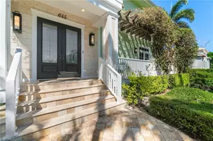 645 Broad Ave S, Naples, FL 34102 - Photo 7