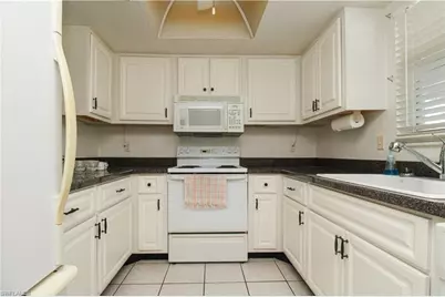 300 Valley Stream Dr #12-R, Naples, FL 34113 - Photo 11