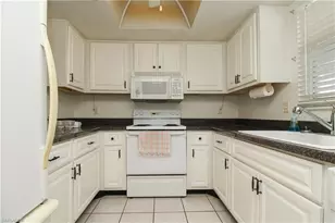 300 Valley Stream Dr, Naples, FL 34113 - Photo 11