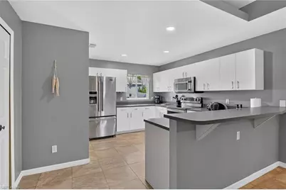 609 SW 23rd Ter, Cape Coral, FL 33991 - Photo 9