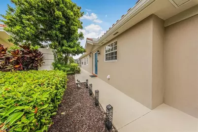 4585 Pasadena Ct, Naples, FL 34109 - Photo 3