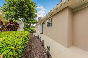 4585 Pasadena Ct, Naples, FL 34109 - Photo 3