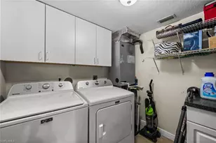 409 Gabriel Cir, Naples, FL 34104 - Photo 17