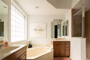 982 Tivoli Ct, Naples, FL 34104 - Photo 29