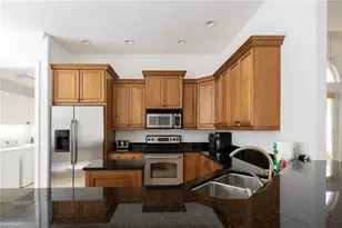 982 Tivoli Ct, Naples, FL 34104 - Photo 23