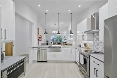 1540 Blue Point Ave #201, Naples, FL 34102 - Photo 5