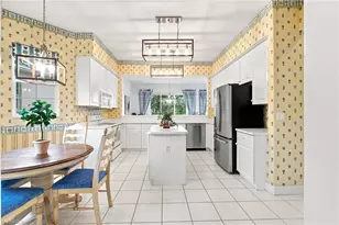 620 Vintage Reserve Ln, Naples, FL 34119 - Photo 9