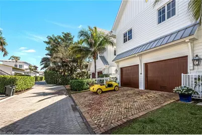 909 10th Ave S, Naples, FL 34102 - Photo 31