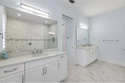 14386 Laguna Springs Ln, Naples, FL 34114 - Photo 17
