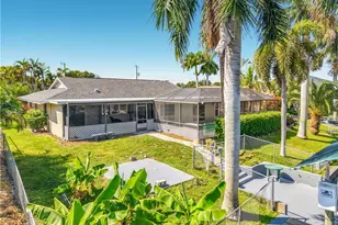 1909 SE 16th St, Cape Coral, FL 33990 - Photo 9