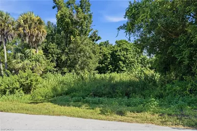 320 W Mariana Ave, North Fort Myers, FL 33903 - Photo 13
