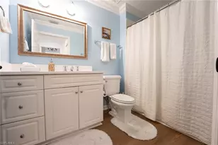 410 Bayfront Pl, Naples, FL 34102 - Photo 19