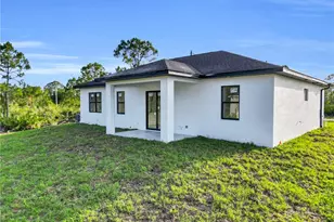 748 Colyer St E, Lehigh Acres, FL 33974 - Photo 23