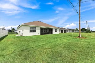 1813 NE 7th Pl, Cape Coral, FL 33909 - Photo 37