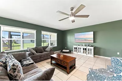 1813 NE 7th Pl, Cape Coral, FL 33909 - Photo 7