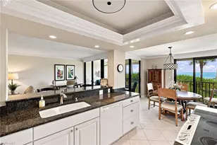 10475 Gulf Shore Dr, Naples, FL 34108 - Photo 9
