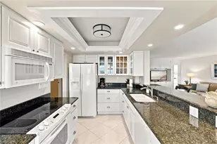 10475 Gulf Shore Dr, Naples, FL 34108 - Photo 7
