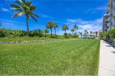 10475 Gulf Shore Dr #114, Naples, FL 34108 - Photo 31
