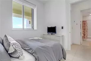 3000 Oasis Grand Blvd, Fort Myers, FL 33916 - Photo 21