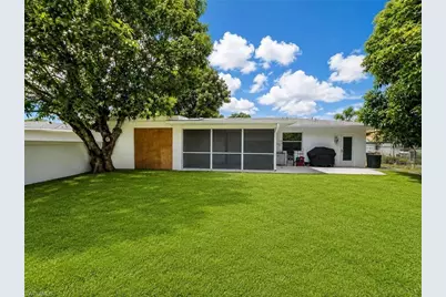 2124 41st Ter SW, Naples, FL 34116 - Photo 13