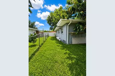 2124 41st Ter SW, Naples, FL 34116 - Photo 3