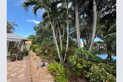 5651 Maplewood Ct, Fort Myers, FL 33905 - Photo 25
