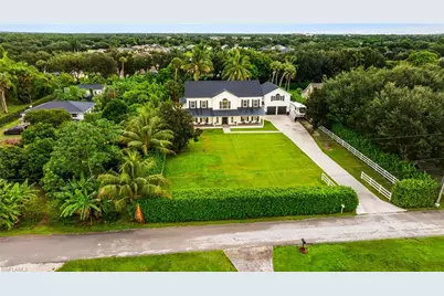 20661 Tanglewood Ln, Estero, FL 33928 - Photo 45